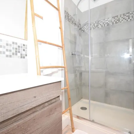 Lerelaisdodile11 - Bel Chic Indust - Hypercentre - Tram